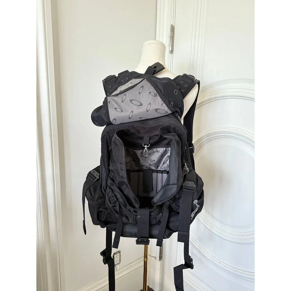 Vintage Oakley Icon 3.0 Tactical Backpack Black Y2K Tech Bag